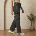 Black Acid Wash Wide-Leg Cargo Jeans – High-Rise Elastic Waist Denim - Image 2